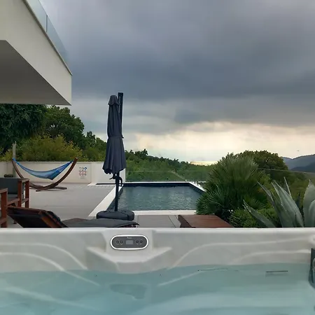 Luxury Ena Villa *