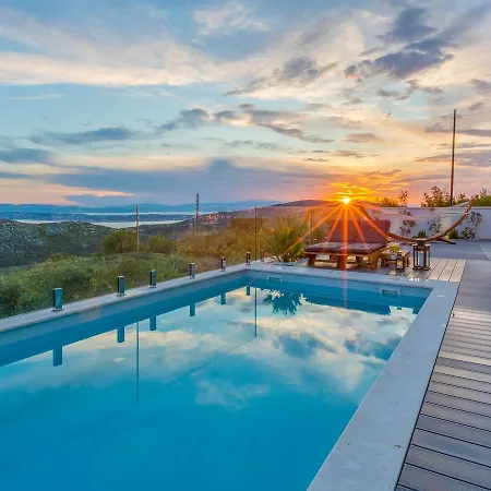 Luxury Ena Villa