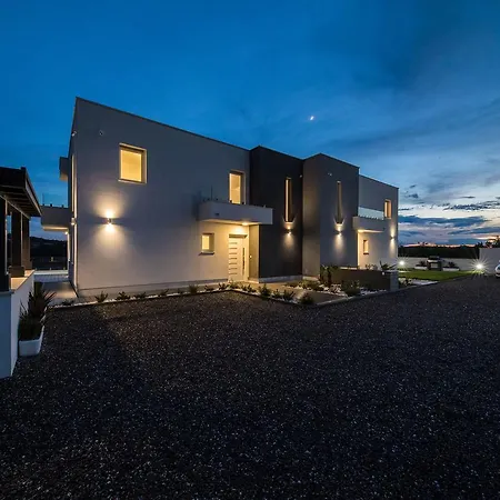 Villa Luxury Ena *